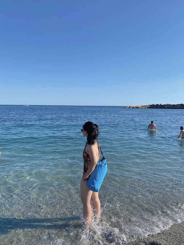 청량하고 맑은 바다에서 수영을 🏊🏼‍♀️ 
