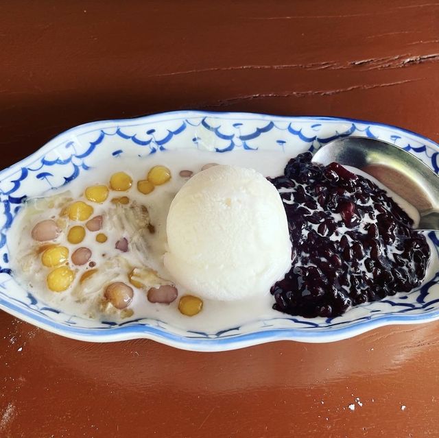 ต้องแวะ “ของหวานป้านิ่ม” ขนมไทยเจ้าดังเมืองน่าน 