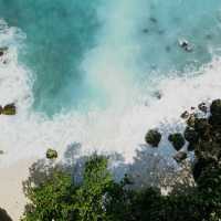 Most beautiful waves in Tembeling beach!!