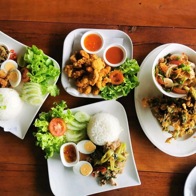 บรรยากาศชิลกับวิวทุ่งนา@Montreux café and farm