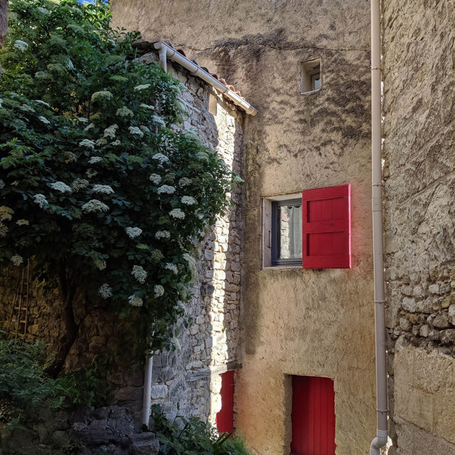 The village of Lurs 