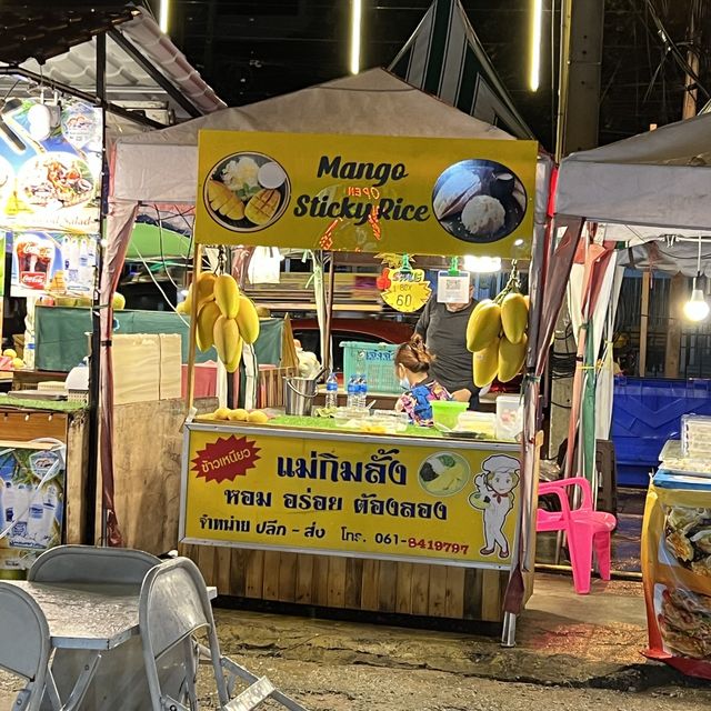 Night market with a plane @ Pattaya 