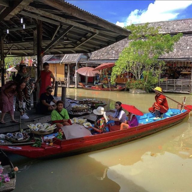 Lovely day at Pattaya Floating Market