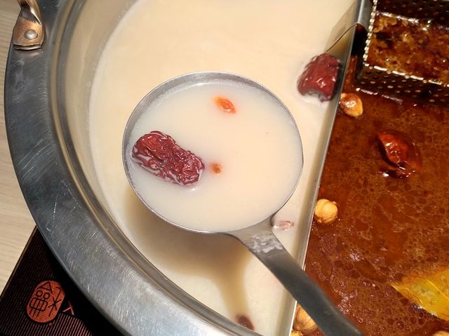 台北 湊一鍋麻辣火鍋 頂級食材愛吃辣的人別錯過