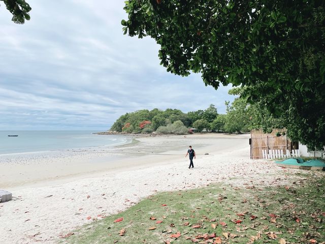 อ่าววงเดือน เกาะเสม็ด