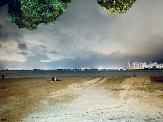 夜遊黃金海岸沙灘