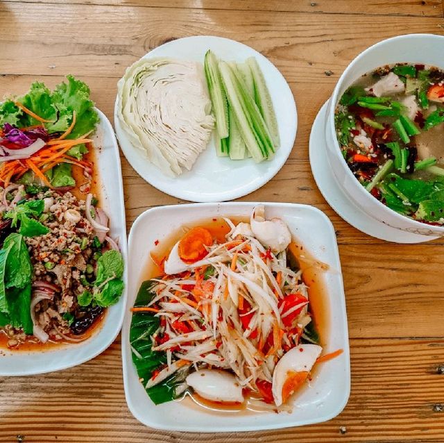 🥗 อาหารอิสานรสเด็ด กลางเมืองอู่ทอง🥗