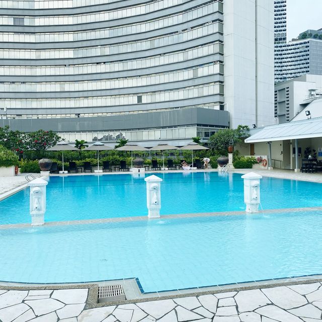 OMG! Deepest hotel pool! 