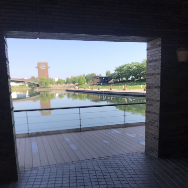 ☕️ 坐在最美的星巴克看富岩運河歷史 — 富岩運河環水公園