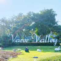 Varee Valley ที่พักน่ารักริมน้ำพอง