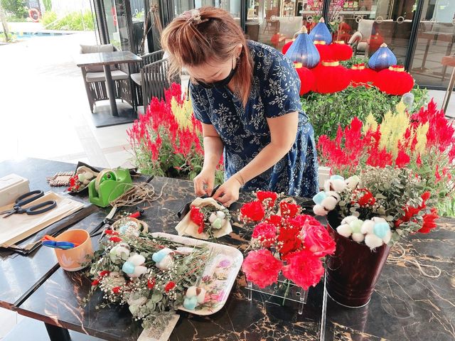 Flower arrangement workshop at The Barracks