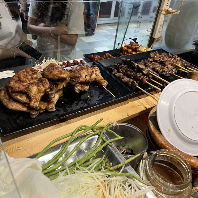 ส้มตำยำแซ่บมาดามK สามย่านมิตรทาวน์