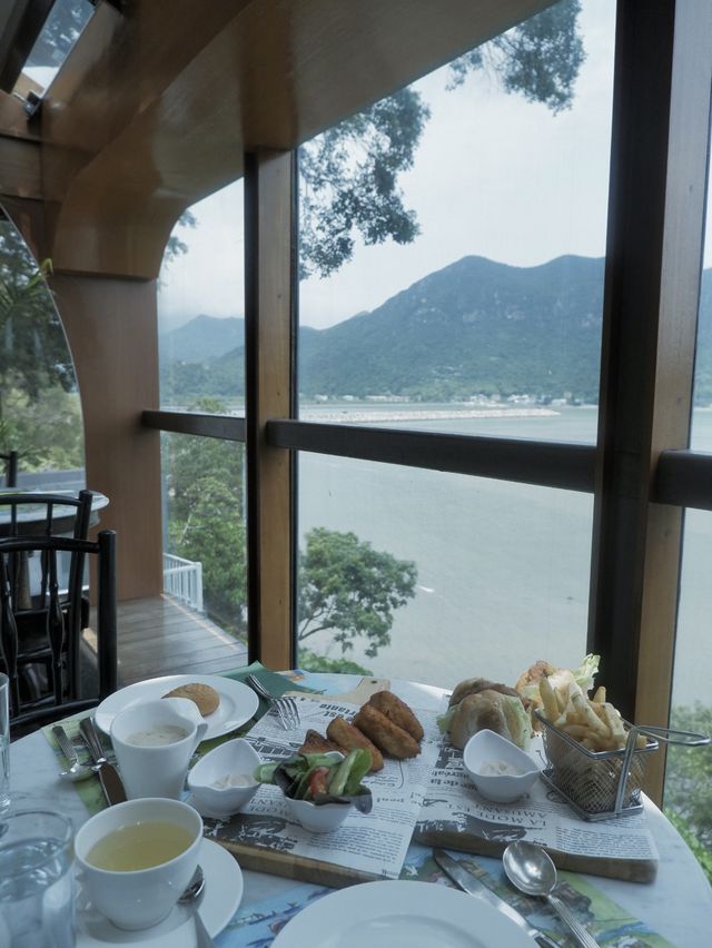 百年古蹟上的玻璃屋，嘆大澳蝦醬美食 
