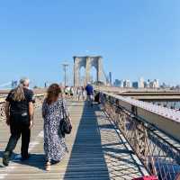 布魯克林大橋 Brooklyn Bridge 橫跨紐約百年地標懸索橋！ 