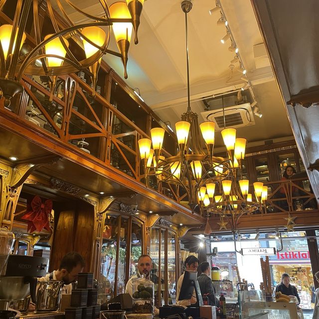 土耳其遊記 Istanbul 華麗佈置的甜品店 超好味