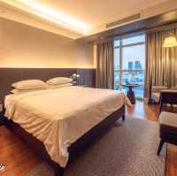 โรงแรมสวยกลางกรุงเทพ มุมนั่งเล่นทำงานเพียบ