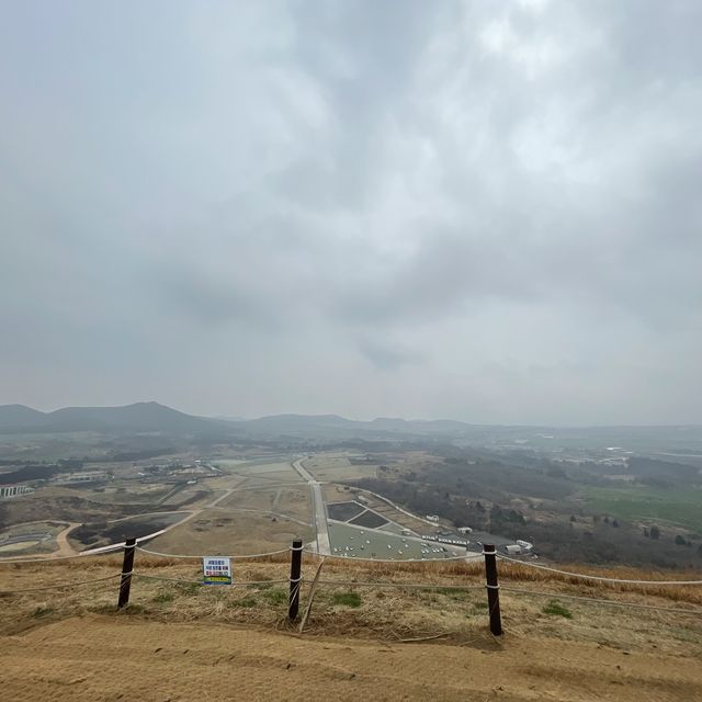 한라산뷰가 멋진 새별오름