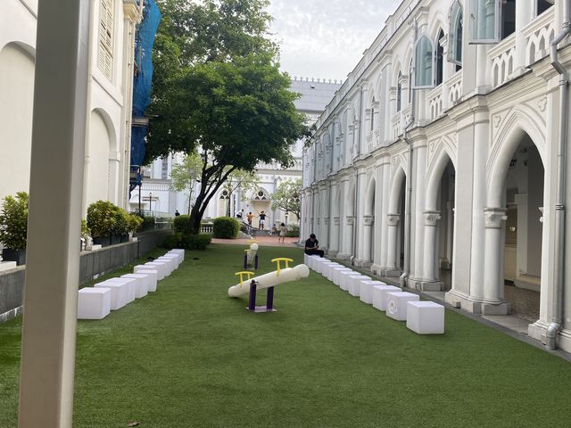 Chijmes : school turned Chapel