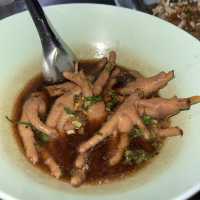 เตี๋ยวเด็ด ต้องก๋วยเตี๋ยวขาไก่เจ๊พร เจพี