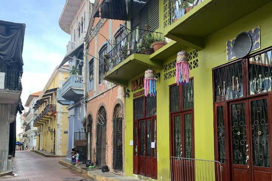 Panamá Viejo - Wikiwand 浦上正則 PANAMA Viejo 「Frente del mercado」