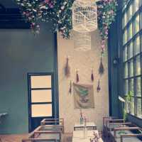 Toplofty Café  คาเฟ่สไตล์​โมเดิร์นลอฟท์