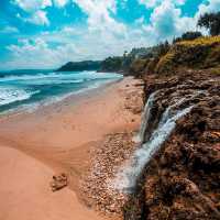 PACAR BEACH : TULUNGAGUNG