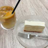 自由が丘 無機質カフェ《MINIMAL MAAT COFFEE》