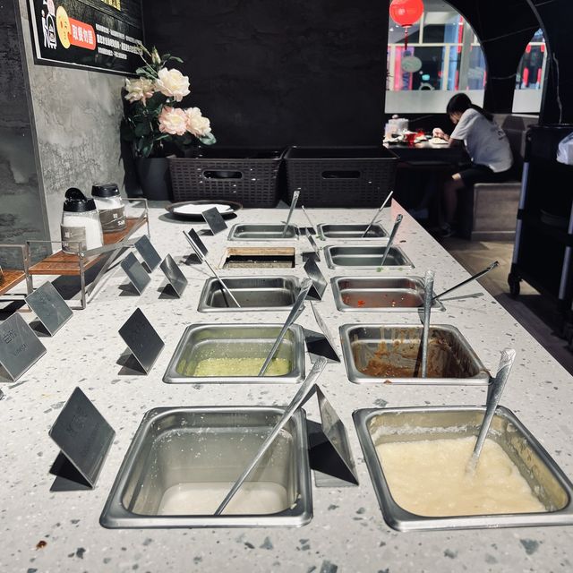 辛麻泰泰式火鍋