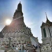 สัญลักษณ์ของ กรุงเทพฯ ที่อยู่บนฝั่งธนบุรี