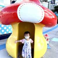 免費親子好去處🎉海景遊樂場、滾輪瀡滑梯、繩網、鴨仔船、勁多打卡位！🤩地鐵站一出就係好方便～ 