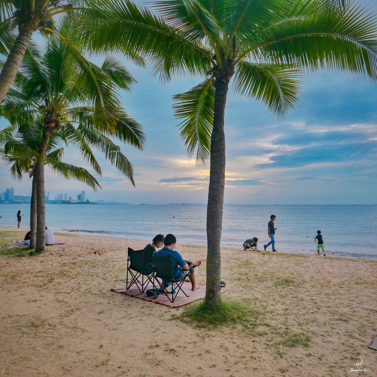 หาดกระทิงลาย” หาดลับพัทยา! นั่งชิล ดูพระอาทิตย์ตก | Trip.com พัทยา