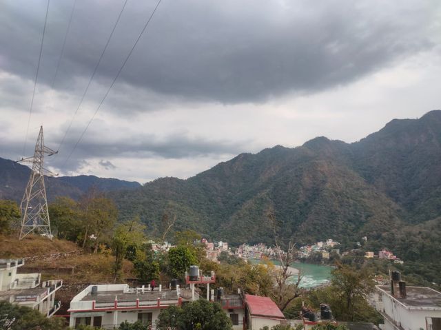 Manali - Snow Capped Mountains 