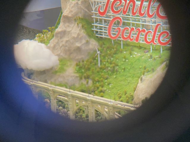 망원경을 통해 보는 핫플 “Jentle Garden“