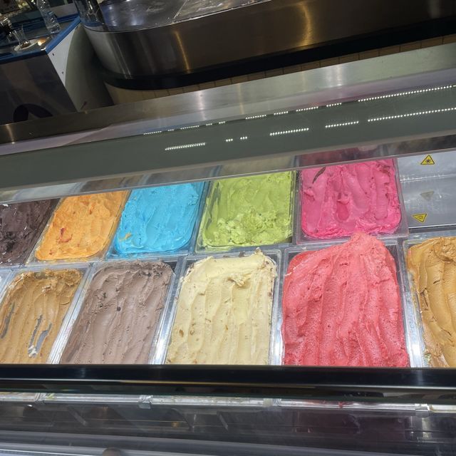 土耳其遊記 Izmir 開24小時的雪糕店 Küncü Fırın Çankaya 