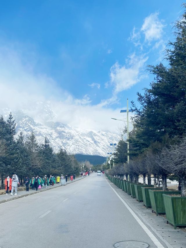 Blue Moon Valley + Jade Dragon Snow Mountain