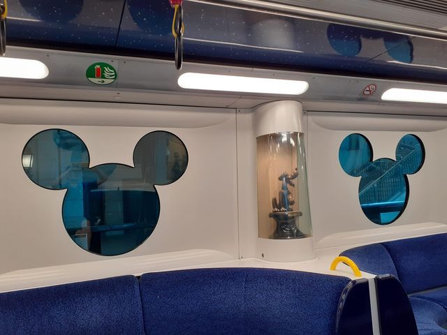 香港迪士尼地鐵站