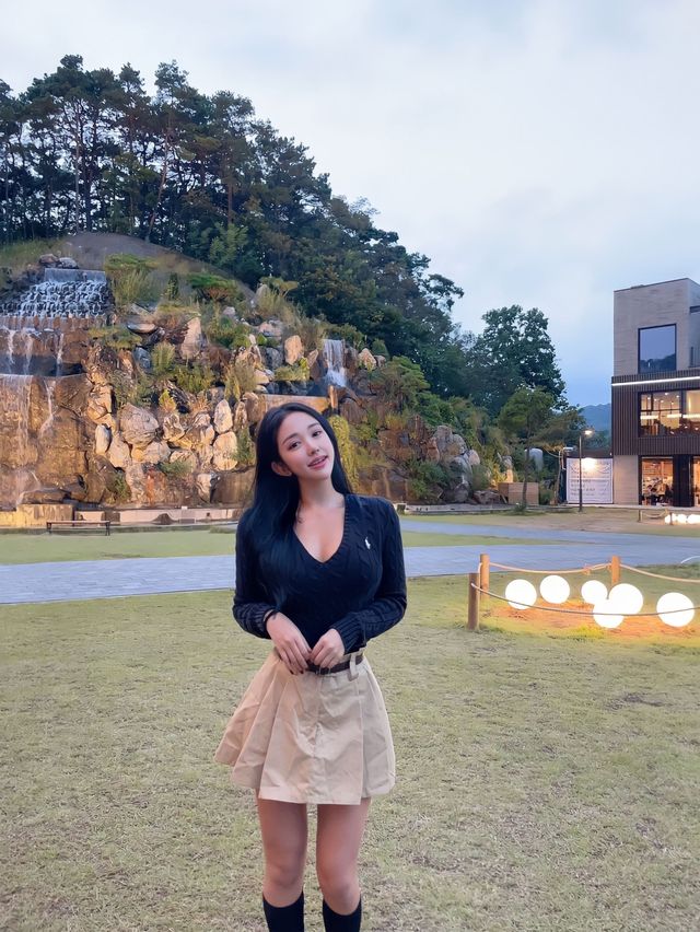 폭포를 품은 청주 창고형대형카페🏞️