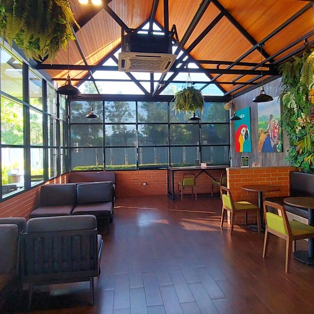 Amazon cafe ซอยวัดพระเงิน 