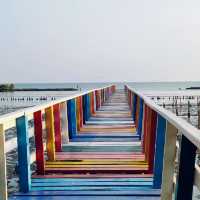 สะพานสายรุ้ง ชายทะลกาหลง