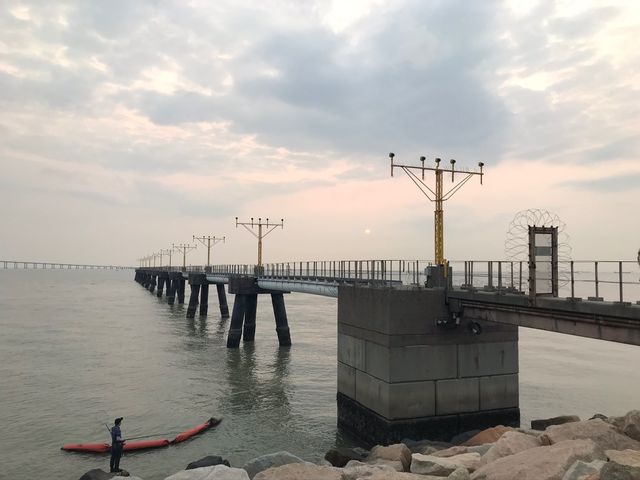 浪漫機場維修區看飛機日落