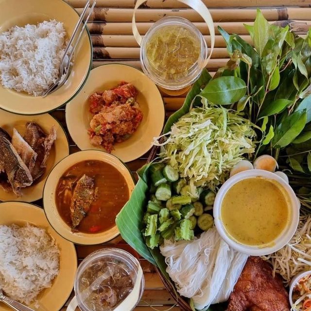 #แชร์ร้านข้าวแกงใต้วิวทุ่งนา ปิ่นโตนามีตาล 🤍