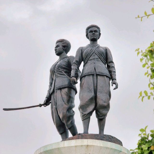 อนุสาวรีย์ท้าวเทพกระษัตรี ท้าวศรีสุนทร
