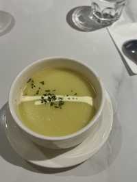荔枝角工廈美食 INN