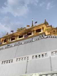 กราบขอพร หลวงพ่อพระประธาน | วัดสระเกศ | กทม.