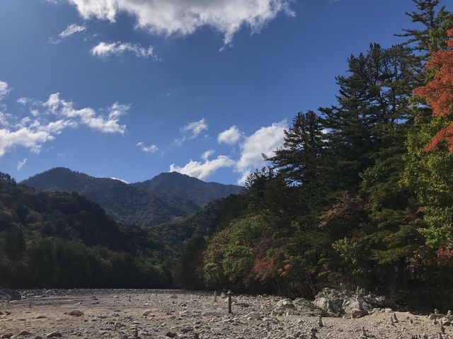 맑고 평화로운 백담사