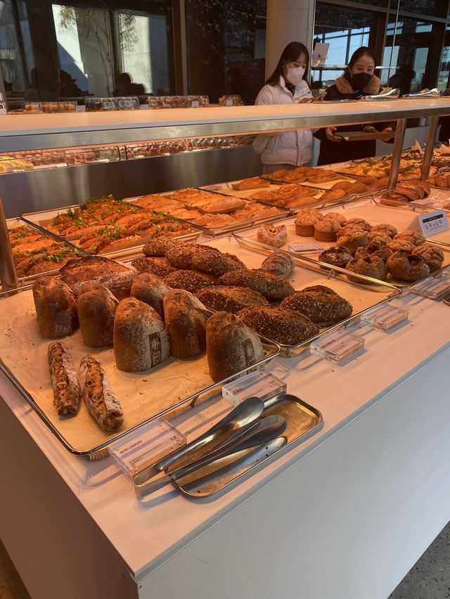 칠암사계, 맛부터 뷰까지 완벽한 기장 대형카페🥐