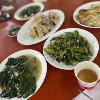 竹子湖裡的特色餐廳，便宜好吃，人潮不多👍