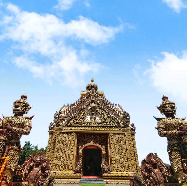 วัดเขากะโหลก ริมทะเลปราณบุรี จ.ประจวบคีรีขันธ์