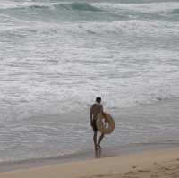 เดินเล่นริมหาดกะตะ หาดในดวงใจของเหล่านักเซิร์ฟ