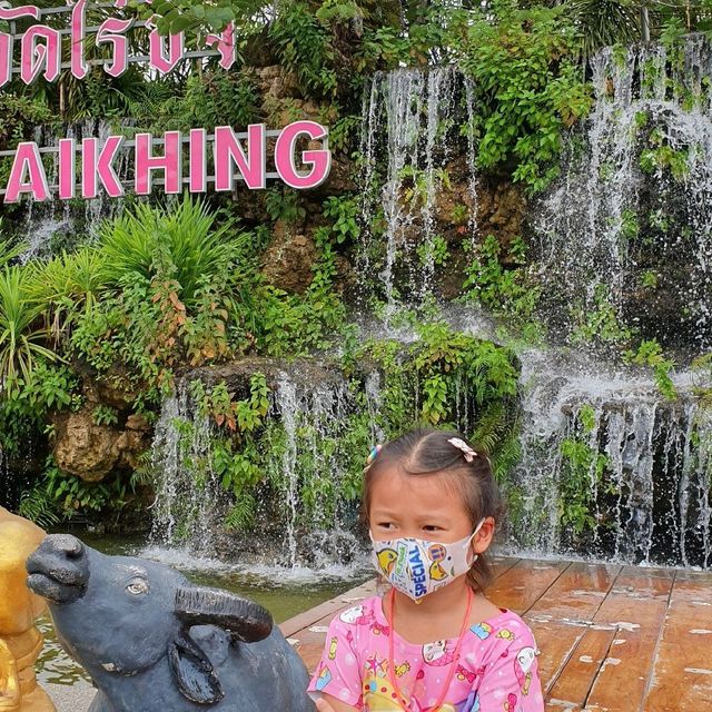 ก๋วยเตี๋ยวชื่อดังย่านไร่ขิง นครปฐม
''น่าล่อในสวน"